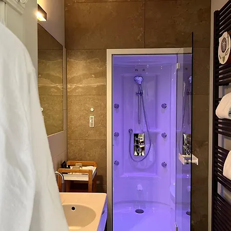 Suitehotel Pincoffs 4*